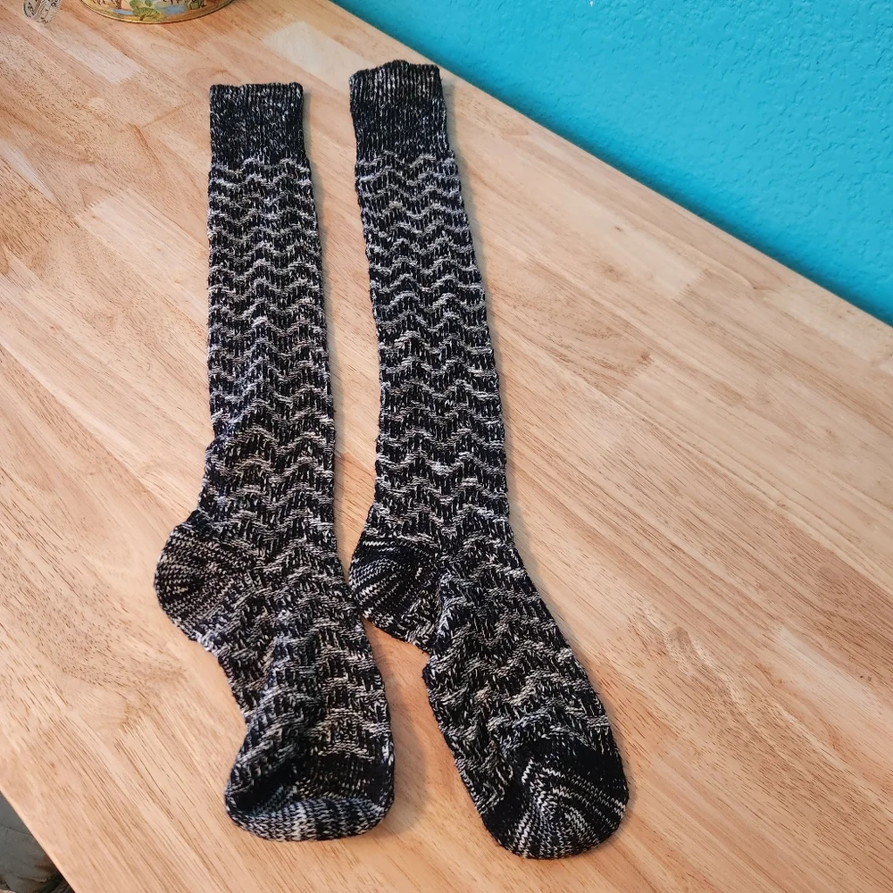 Black‎ and Gray Patterned Women's Knee Length Socks